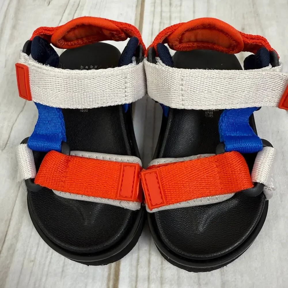 GAP eye catching